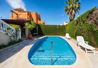 Xalet  Urbanizacion el carmelo. Magnifico chalet independiente con piscina privada en urbanizaci