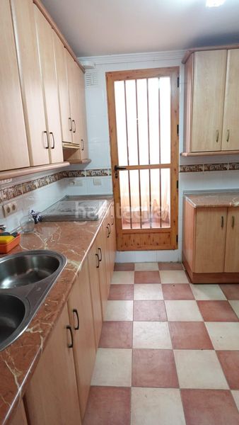 Foto 800a9dc1-7587-49d5-b73b-33125b2ac326. Casa a Colomera