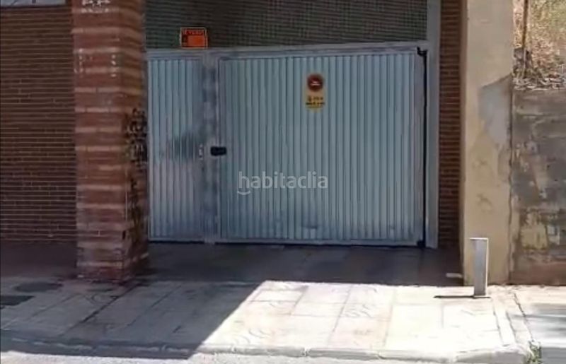 Foto caf91ad6-cc7b-43fd-afe7-3904c3f0df4b. Aparcament cotxe a Cenes de la Vega