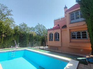 Miete Chalet in Albolote. Villa de los cipreses  exclusiva villa independiente con piscina