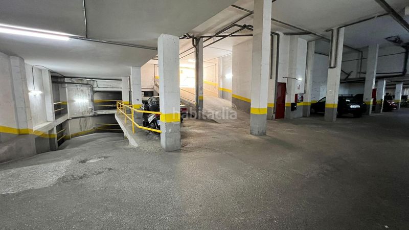 Foto d9586e24-f25b-459d-90fd-05e78707dc23. Aparcament cotxe a Cenes de la Vega