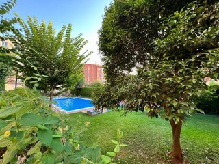 Lloguer Pis  Maria de maeztu. Si buscas un piso con piscina y todas las comodidades en granada