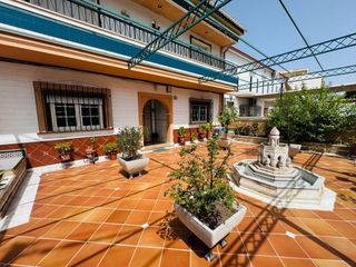 Casa  Avenida granada. Magnífica casa en venta en avenida granada, pulianas