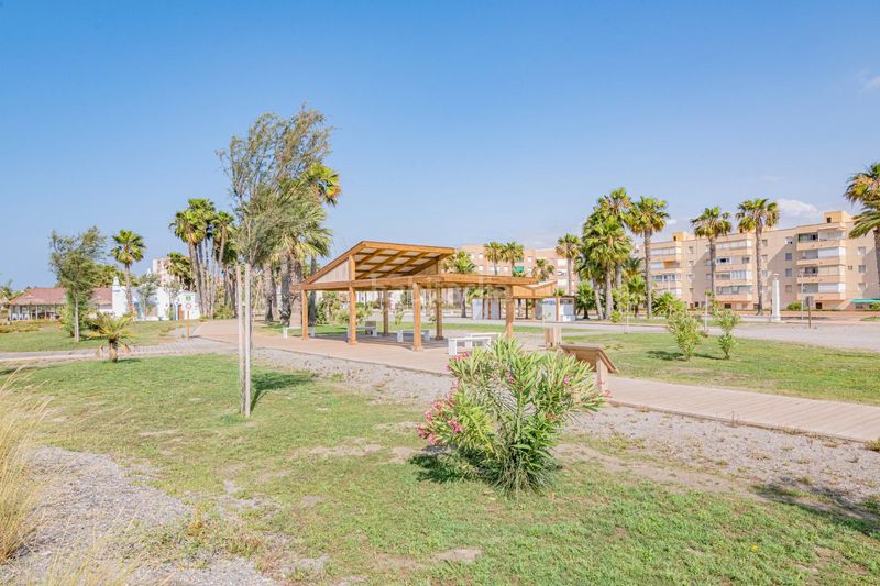 Foto ab213f4a-6321-4cee-8586-ed50c5652366. Pis amb aparcament a Playa de Granada Motril