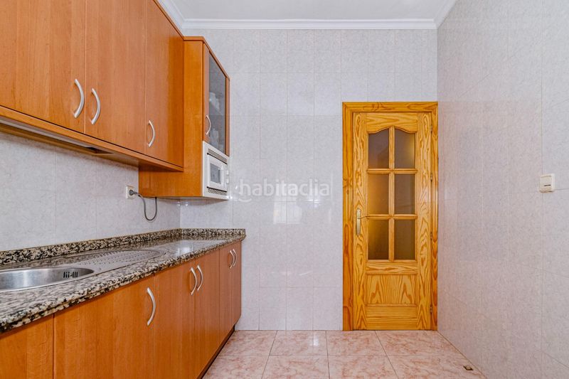 Foto 0cfc0500-62a9-405c-be78-cd212a9304e6. Casa amb aparcament a Parque de San Roque Churriana de la Vega