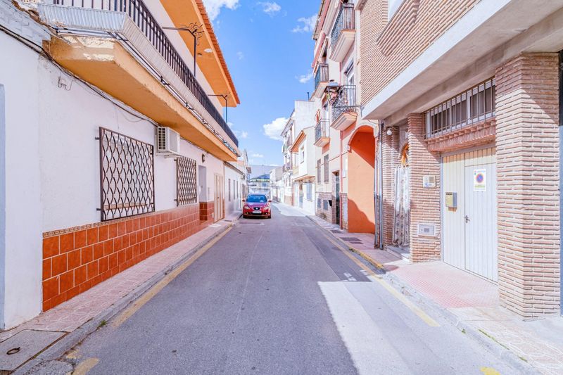 Foto d126a180-e264-4f3f-aaa5-9a56ee894d88. Casa amb aparcament a Parque de San Roque Churriana de la Vega