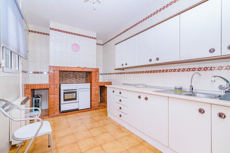 Foto 1b1ae41b-7b6b-4102-968f-4c4c4fa8cb7e. Casa amb aparcament a Purchil Vegas del Genil