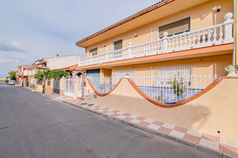 Foto 411975f4-6fb8-4354-96c1-a638378968f7. Casa amb aparcament a Purchil Vegas del Genil