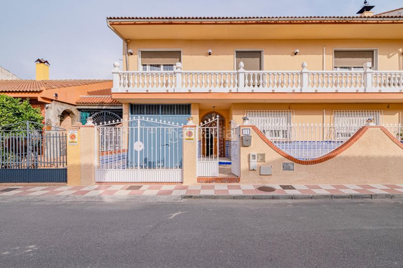 Foto 4a666429-0fba-421e-8b21-68f3c435a967. Casa amb aparcament a Purchil Vegas del Genil