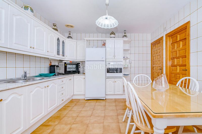 Foto 4d2c3d07-a1dd-417a-86bc-9310c49c9cd9. Casa amb aparcament a Purchil Vegas del Genil
