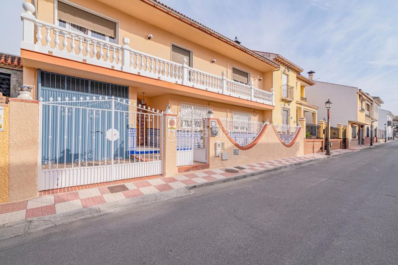 Foto 66808d34-2228-4ab9-802f-a666c738ac65. Casa amb aparcament a Purchil Vegas del Genil