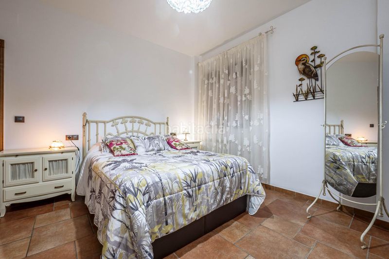 Foto c6ca8490-d71f-472e-8524-fc57db172e5d. Edificio in Güéjar Sierra