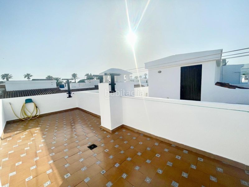 Foto ab2bede8-bdd6-4ce7-a5b8-7fa72a90665a. Casa adossada amb calefacció aparcament piscina a Salobreña