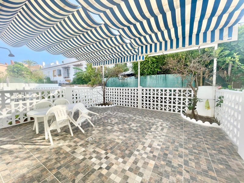 Foto f28c16ed-7bd1-49d3-b353-762a0ff8317a. Casa adossada amb calefacció aparcament piscina a Salobreña