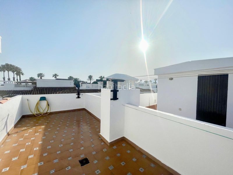 Foto f4649674-9e5f-4648-a531-534d66655731. Casa adossada amb calefacció aparcament piscina a Salobreña
