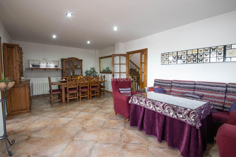 Foto 00d2ee94-ac68-43c4-8534-60f59ebf3009. Casa chalet independiente con piscina en Nívar