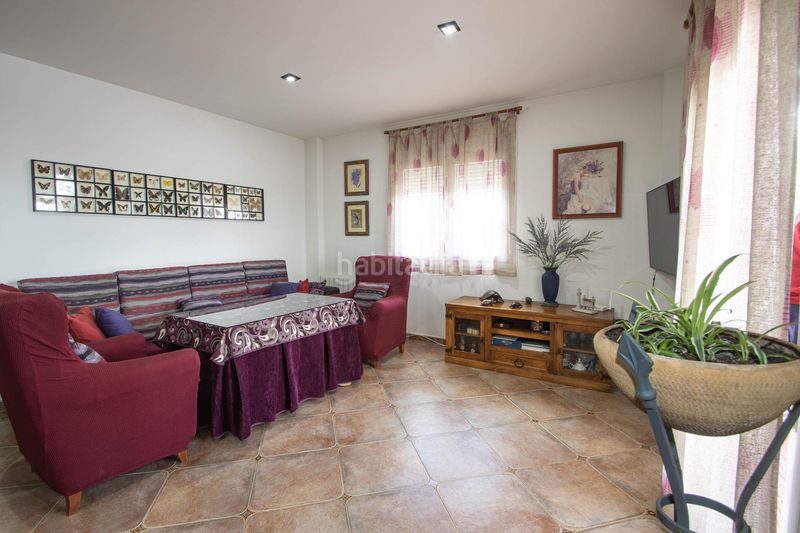 Foto 82f0f6ff-6e06-4163-bd87-f28b64e3171e. Casa chalet independiente con piscina en Nívar
