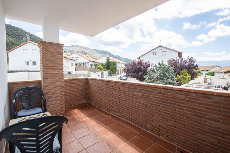 Foto b08b51e0-aa8d-4a92-b59a-12256f7cc3bb. Casa chalet independiente con piscina en Nívar