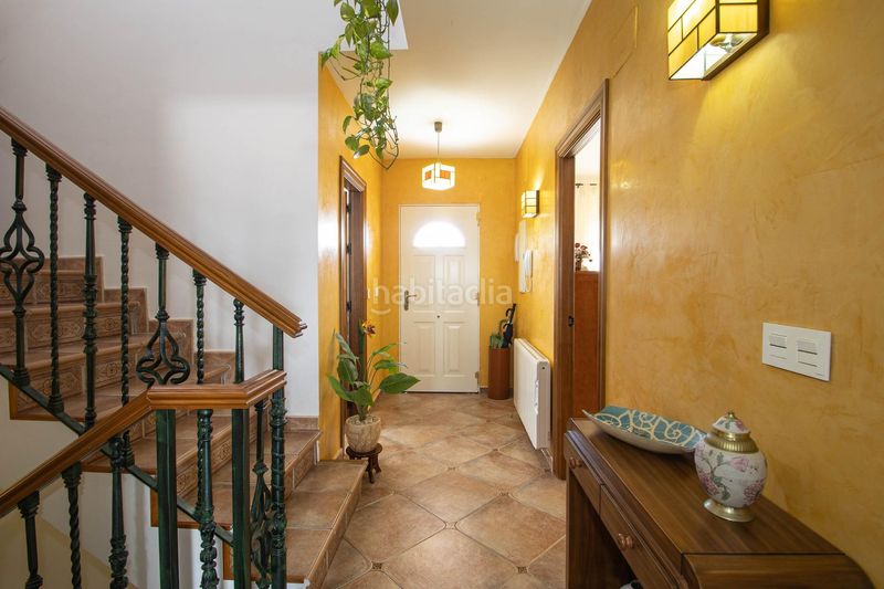 Foto bac7e538-165a-47d4-ad06-72637382e146. Casa chalet independiente con piscina en Nívar