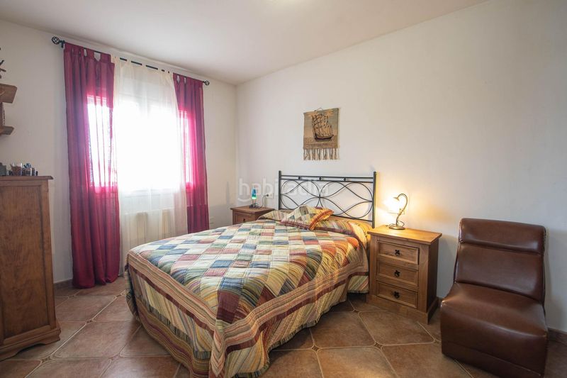 Foto d1eb9e5e-ee2f-4d99-a2ce-2ae1009b95ff. Casa chalet independiente con piscina en Nívar
