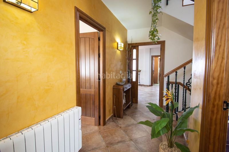 Foto e71633cd-9aa3-46b0-a4e3-2d8533da25be. Casa chalet independiente con piscina en Nívar