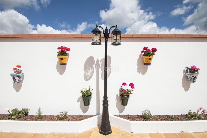Foto ed3990ab-9302-4176-84fb-b3d23858045c. Casa chalet independiente con piscina en Nívar