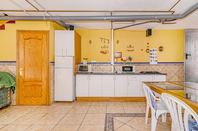 Foto ec0d5ed8-312d-43d1-b7e7-ba97a01c4c93. Casa aparellada a carretera illora 35 a Íllora