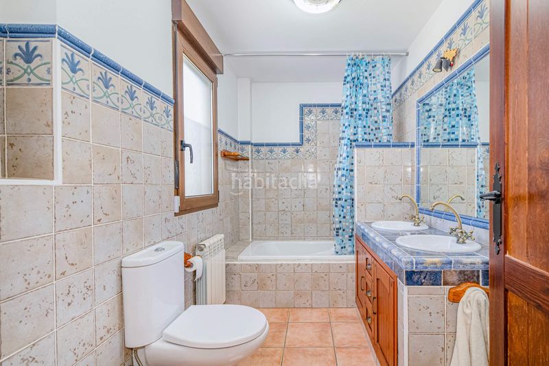 Foto c3b39f67-d254-431d-ad40-b87915e3e306. Xalet amb calefacció aparcament piscina a Urbanizaciones Alhendín