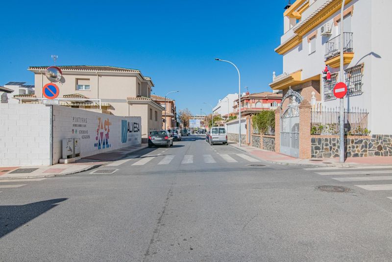 Foto dd1485c2-788e-471b-81e1-9fa8933b821a. Xalet amb calefacció aparcament piscina a Maracena
