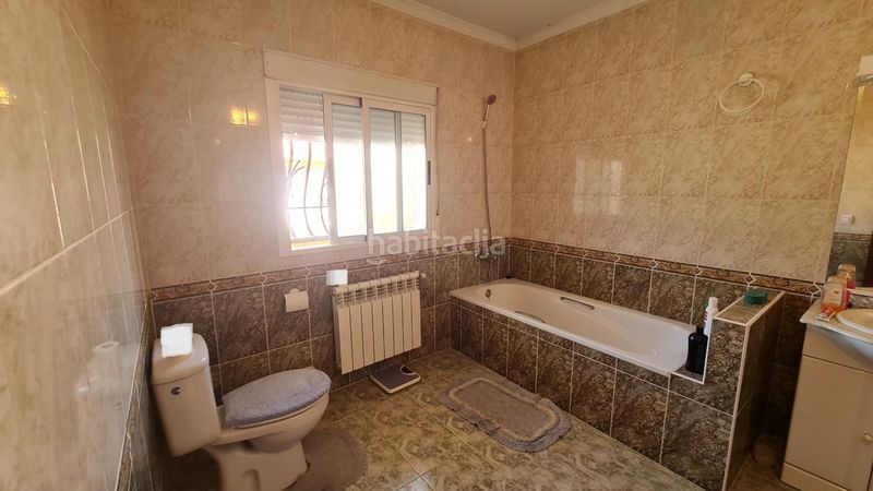 Foto c35511f1-8d0a-4902-9ae7-5d493ea424d6. Xalet a huerta 1 a Peza (La)