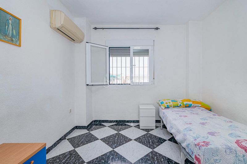 Foto 073c0204-9566-4abd-bd0d-3455bcf1a860. Flat with heating in Atarfe