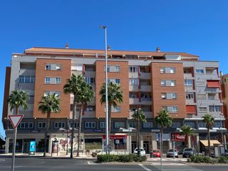 Attique à Avenida de la fabriquilla p 18. Atico seminuevo con piscina comunitaria y garaje