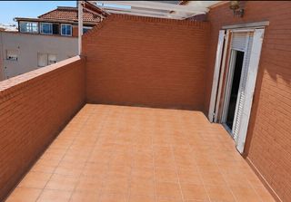 Attique à Avenida de la fabriquilla p 18. Atico seminuevo con piscina comunitaria y garaje
