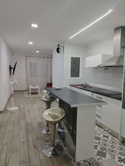 Miete Erdgeschoss  Carrer paterna. Planta baja, recién reformado, listo para entrar a vivir