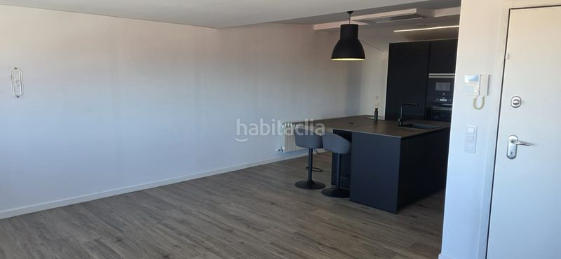 Foto 00e2f013-c89b-4955-acaa-8af9563376b3. Àtic amb calefacció a Camelias - Pi y Margall Vigo
