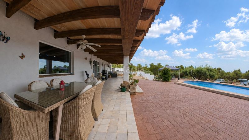 Foto a5cb43d9-8ed0-4912-9494-0faa4a9a2877. Masia amb aparcament piscina a Perelló (El)
