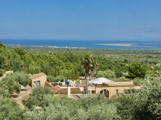 Masia  Coll de l'alba 29. Espectacular finca r�stica con 4 viviendas, piscina y licencia t