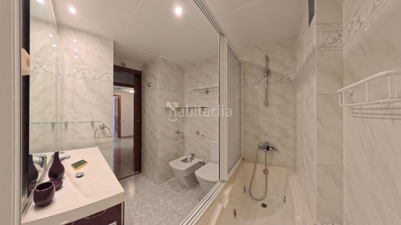 Foto f5545f35-a782-425b-ba10-ad0501f4e798. Àtic amb aparcament a Nord La Ràpita