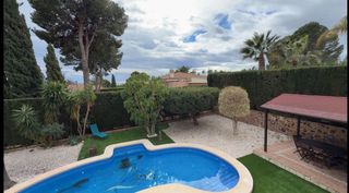 Casa en Urbanizaciones. Villa de lujo en urbanizaci�n coblanca