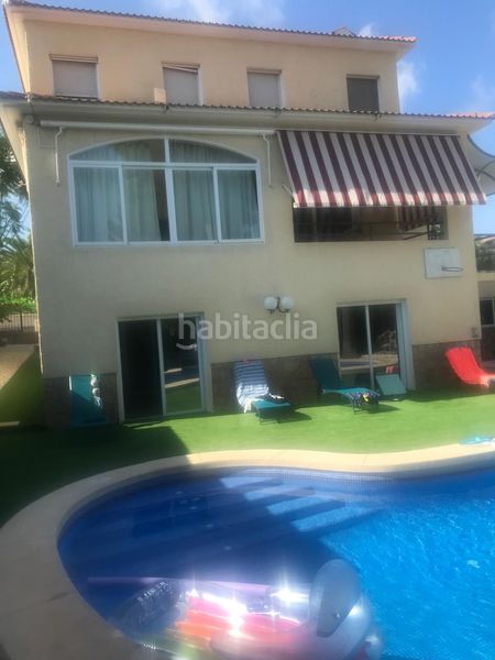 Foto 47ef35f8-eeca-4a54-a9f2-414fccf9f0d0. Casa amb calefacció aparcament piscina a Urbanizaciones Benidorm
