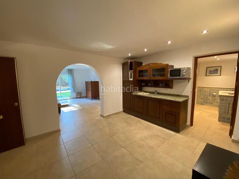 Foto a46666d8-189e-4d89-a27a-774c186f956e. Casa amb calefacció aparcament piscina a Urbanizaciones Benidorm