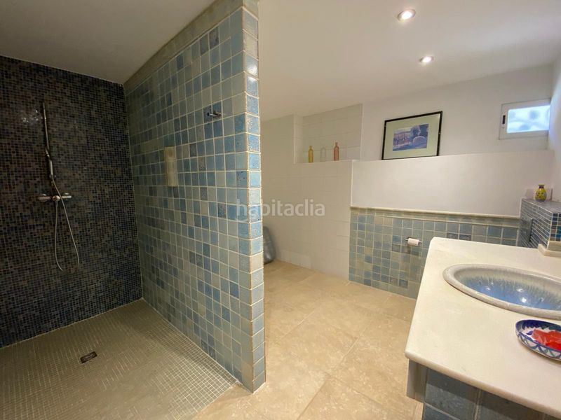 Foto a8a2e82c-b2d4-44be-a0f8-f690cf26dce7. Casa amb calefacció aparcament piscina a Urbanizaciones Benidorm