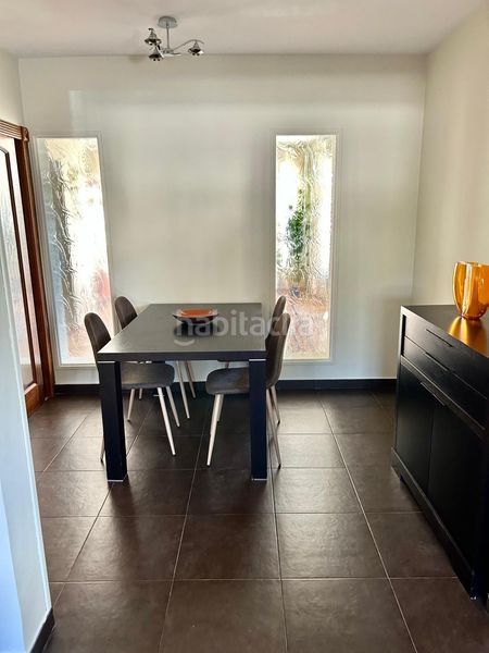 Foto b743b9ed-bd73-47b4-af99-f458d3550e56. Casa amb calefacció aparcament piscina a Urbanizaciones Benidorm