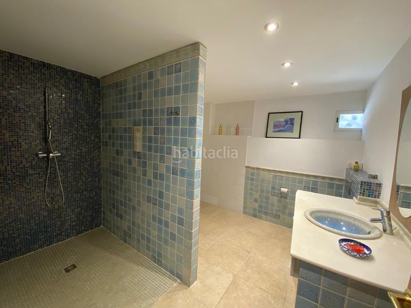 Foto fba982c8-bfe3-4212-87d8-5d238a26649f. Casa amb calefacció aparcament piscina a Urbanizaciones Benidorm