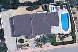 Xalet a Pueblo-Ubanizaciones. Elegancia, luz y privacidad a 5 minutos de la playa y de todas l
