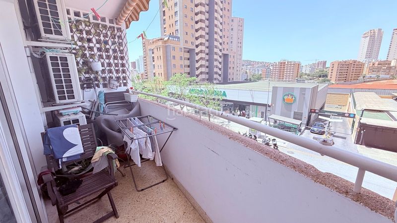 Foto a8ad21e9-e2cc-4db0-bfb3-ce19b712dc82. Pis amb calefacció aparcament a Playa Poniente Benidorm
