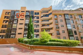 Dachwohnung  Calle bustamante. Espectacular ático de 146 m2 con orientación sur, gran terraza y