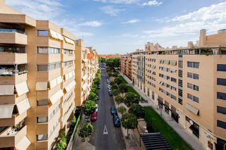 Dachwohnung  Calle bustamante. Espectacular ático de 146 m2 con orientación sur, gran terraza y