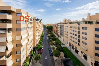 Penthouse  Calle bustamante. Espectacular ático de 146 m2 con orientación sur, gran terraza y