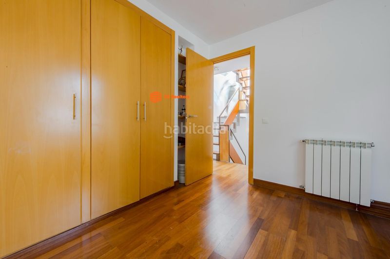 Foto c40ecbdc-a4ab-4811-a83e-ae8205de9816. Casa adossada amb calefacció a Colina Madrid